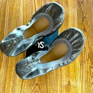New in Box Yosi Samra Metallic Pewter Ballet Flats